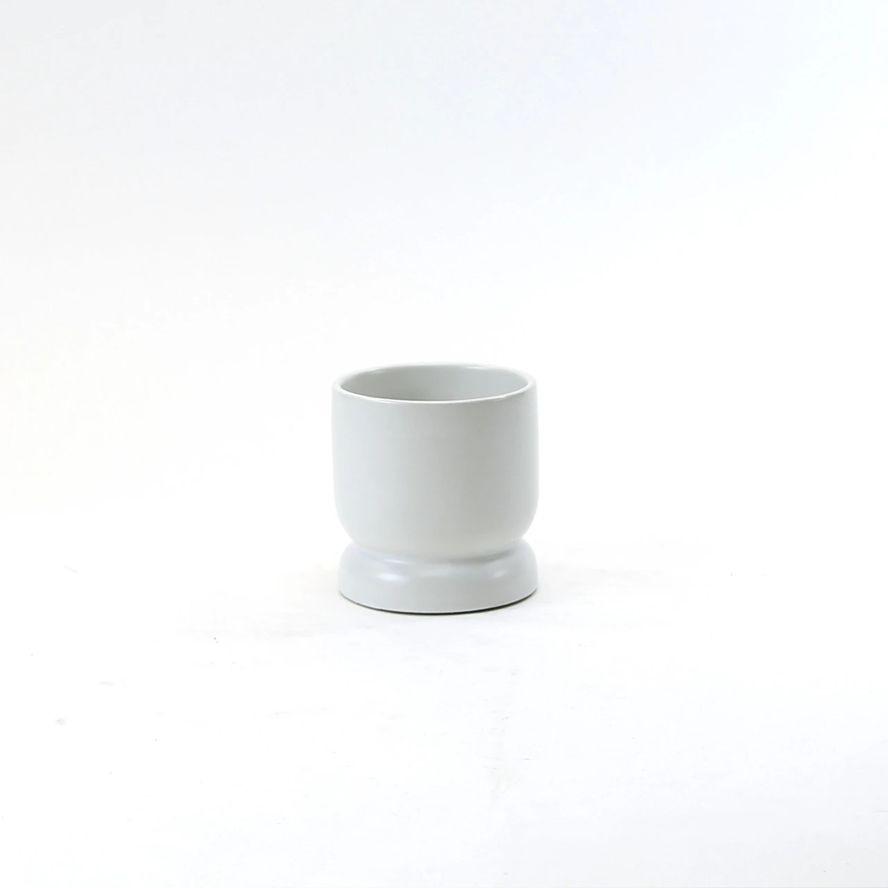 White Ceramic Modern Pedestal Bowl - 36 Pieces 1 White Ceramic Modern Pedestal Bowl - 36 Pieces