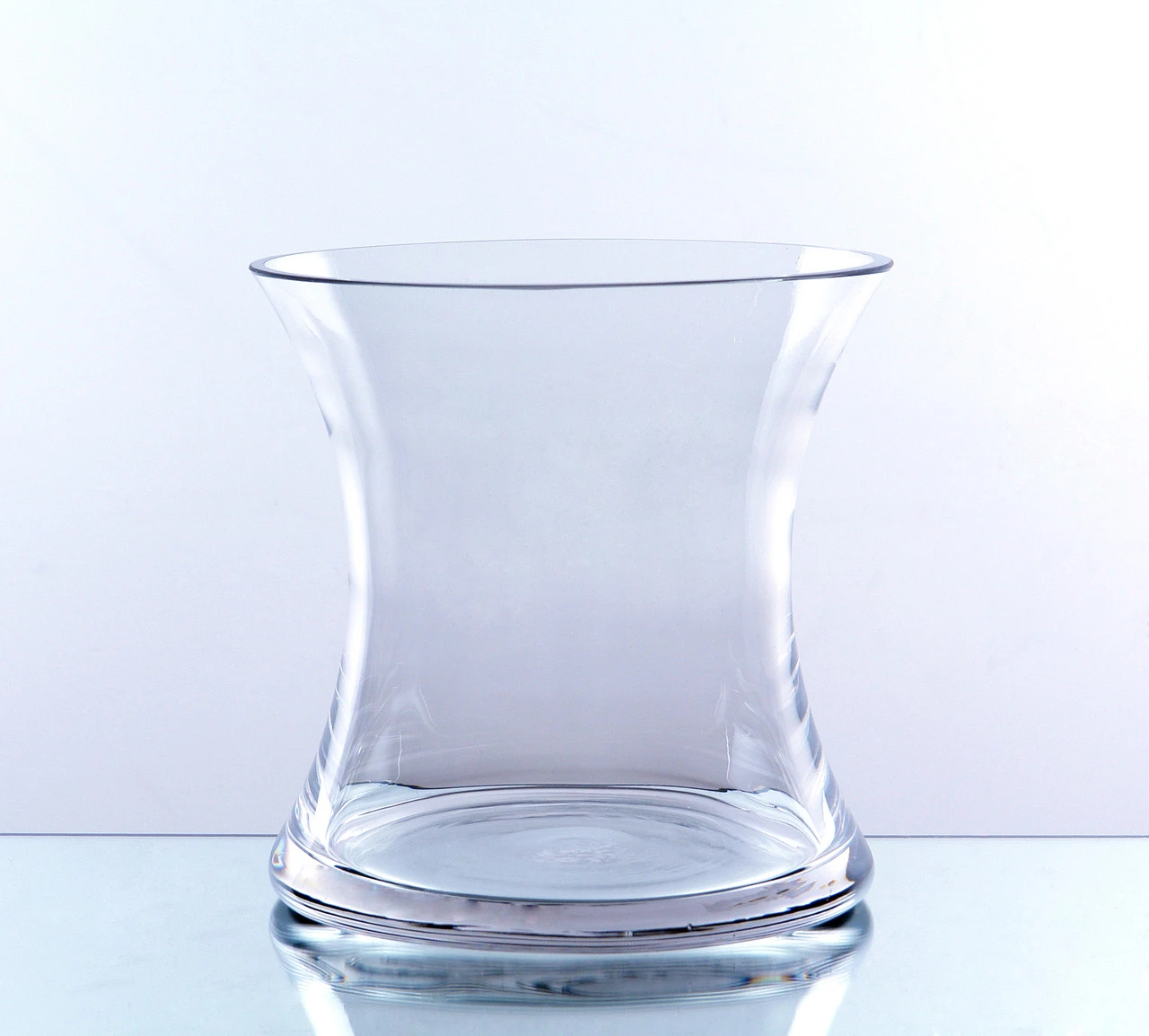 7" X 7" Clear Concaved Style Vase - 8 Pieces 8 7" X 7" Clear Concaved Style Vase - 8 Pieces - Image 8