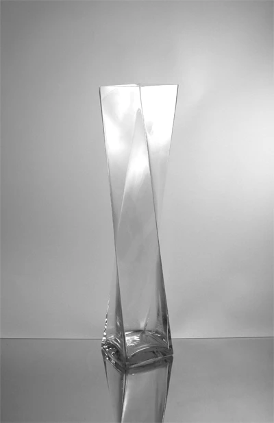 4" X 10.5" Clear Twisted Block Vase - 12 Pieces 4 4" X 10.5" Clear Twisted Block Vase - 12 Pieces - Image 4